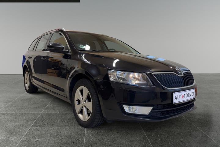 Sort Skoda Octavia fra 2017