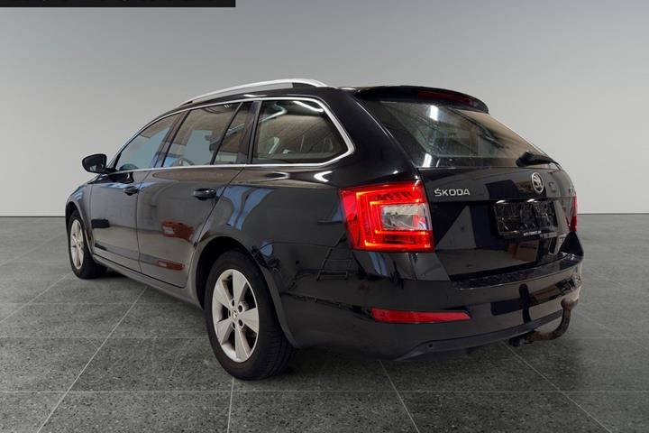 Sort Skoda Octavia fra 2017