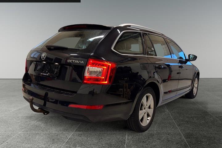 Sort Skoda Octavia fra 2017