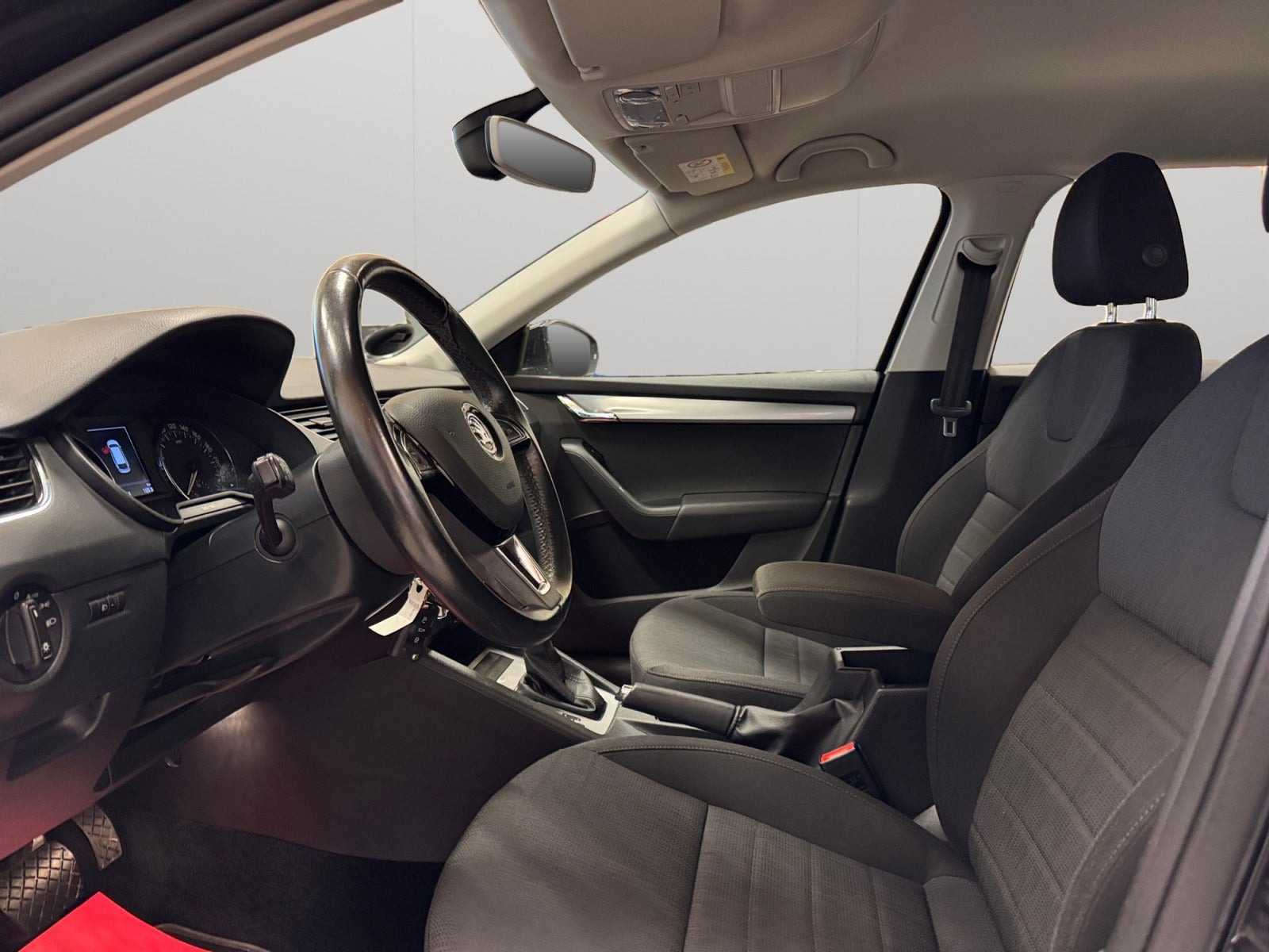 Sort Skoda Octavia fra 2017
