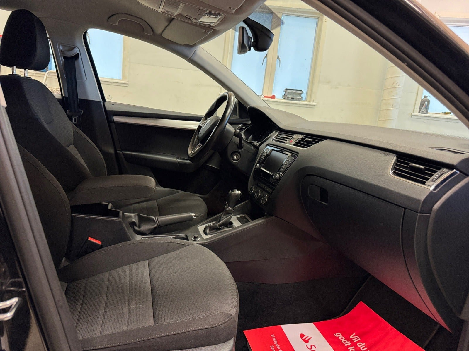Sort Skoda Octavia fra 2017