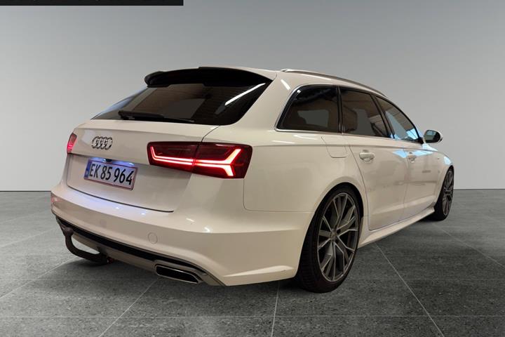 Hvid Audi A6 fra 2016