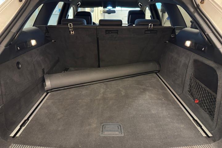 Hvid Audi A6 fra 2016