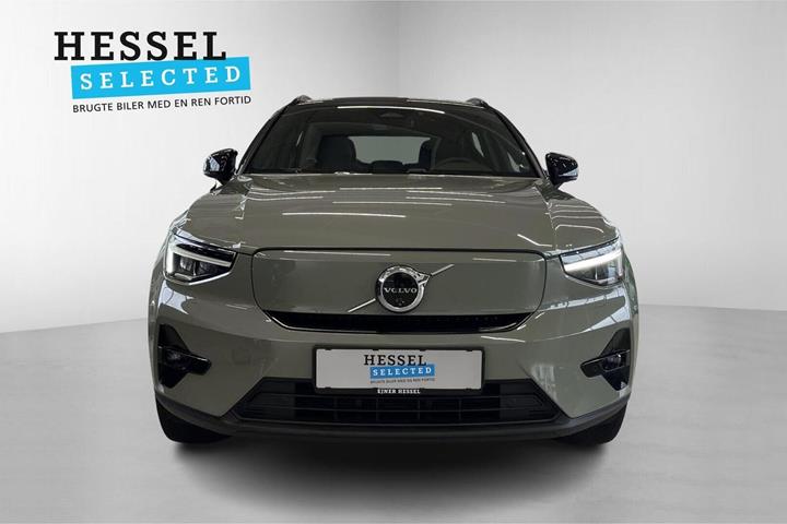 Grøn Volvo XC40 fra 2023