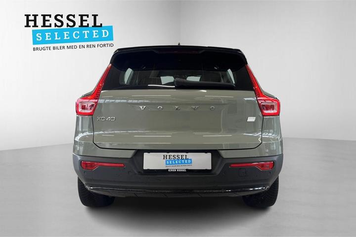 Grøn Volvo XC40 fra 2023
