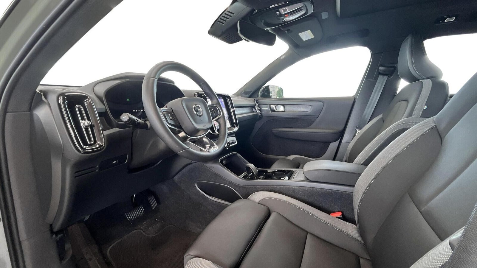 Grøn Volvo XC40 fra 2023