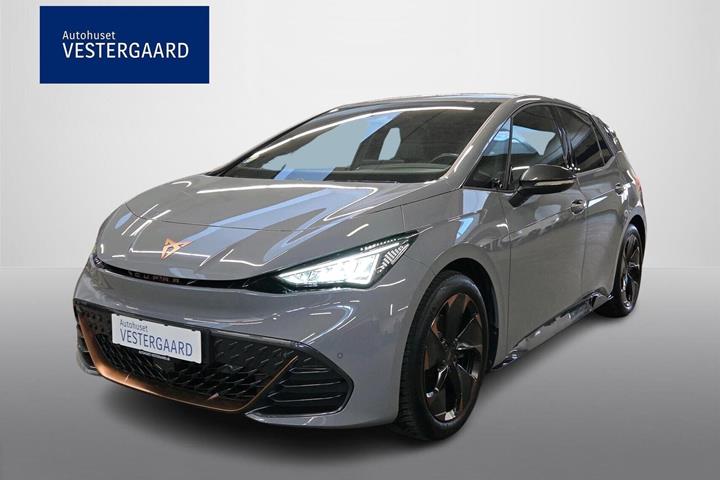 Grå Cupra Born fra 2024 set udefra