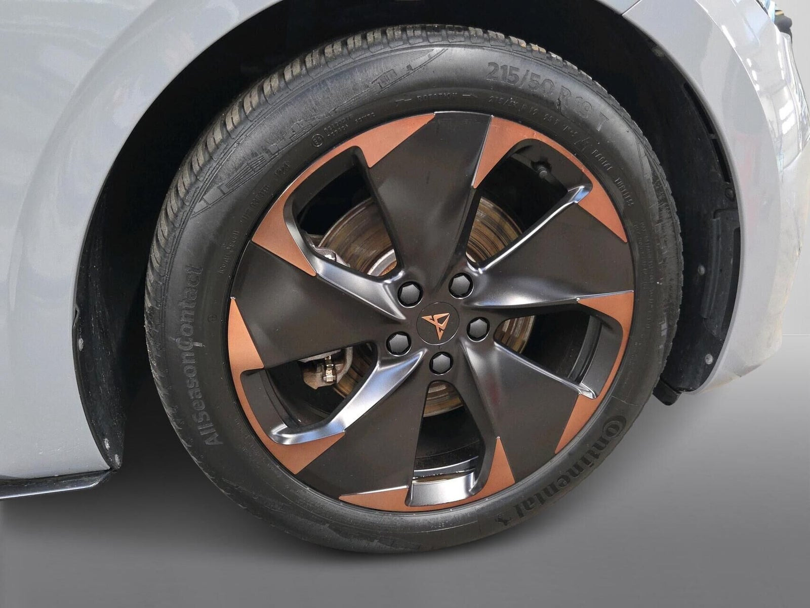 Grå Cupra Born fra 2024