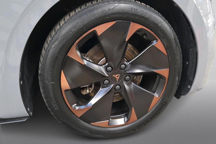 Grå Cupra Born fra 2024