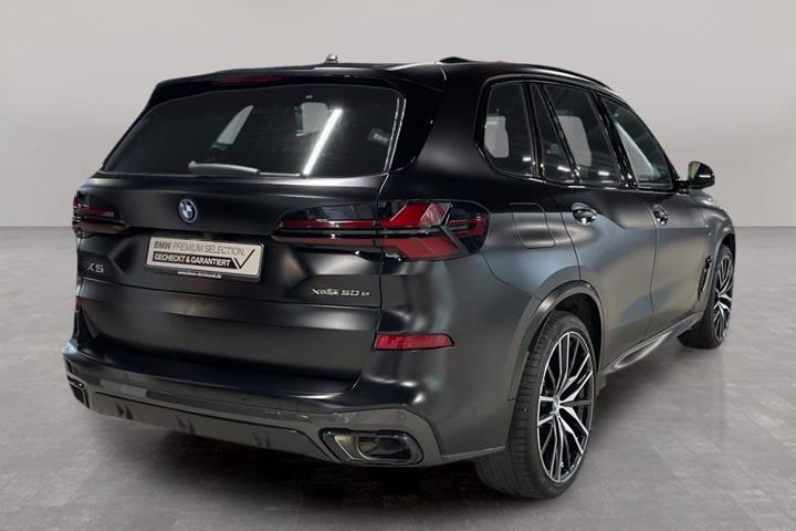Sort BMW X5 fra 2023