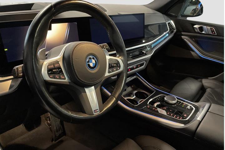 Sort BMW X5 fra 2023