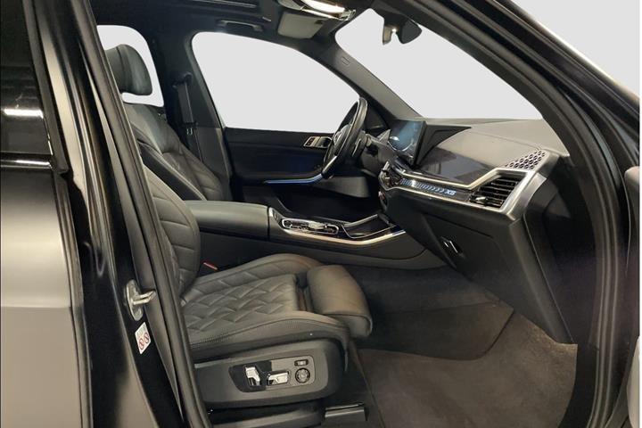 Sort BMW X5 fra 2023