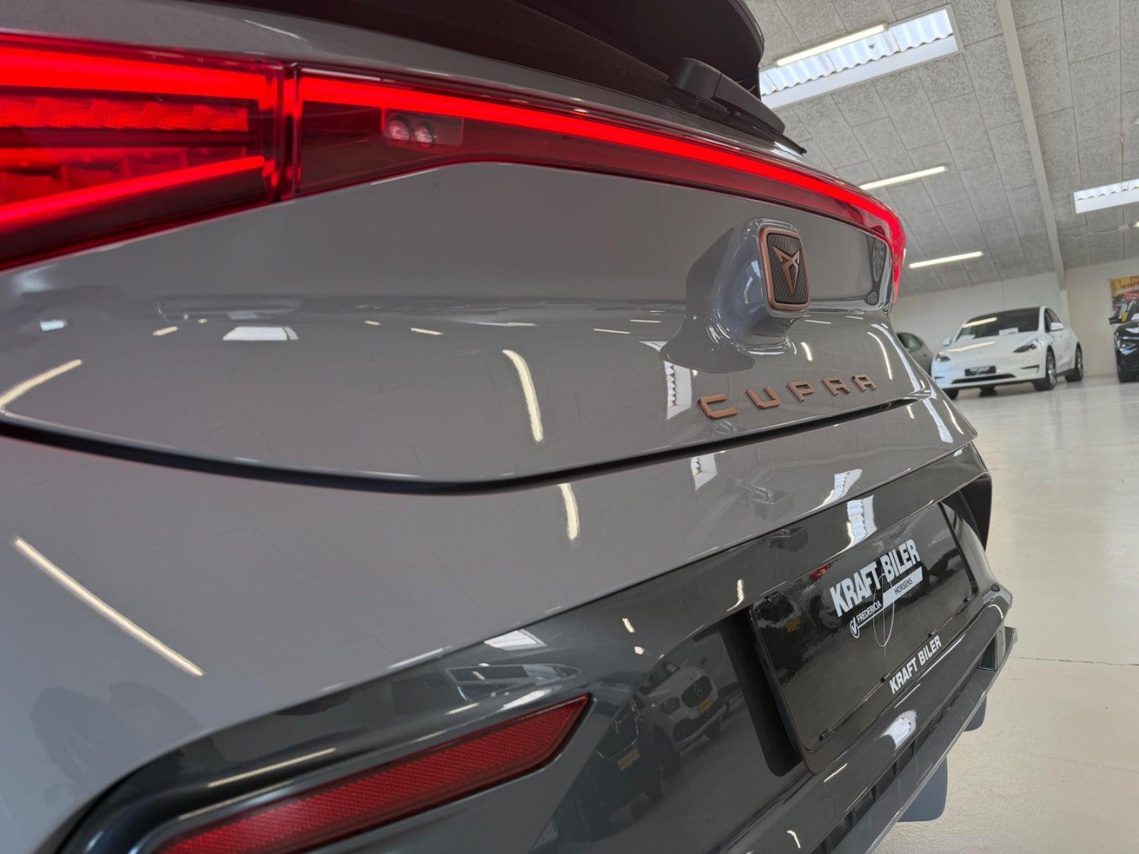 Grå Cupra Born fra 2024