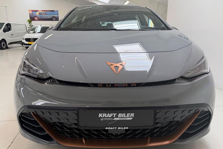 Grå Cupra Born fra 2024