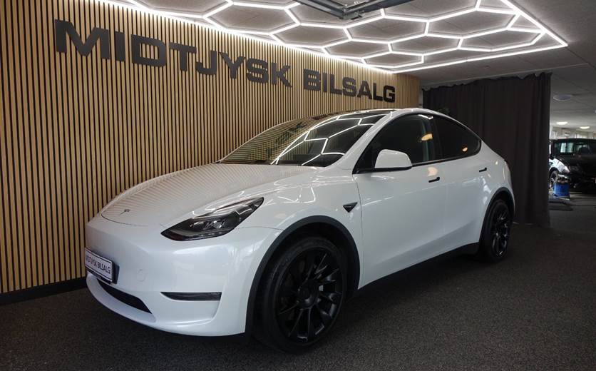 Tesla Model Y Long Range AWD