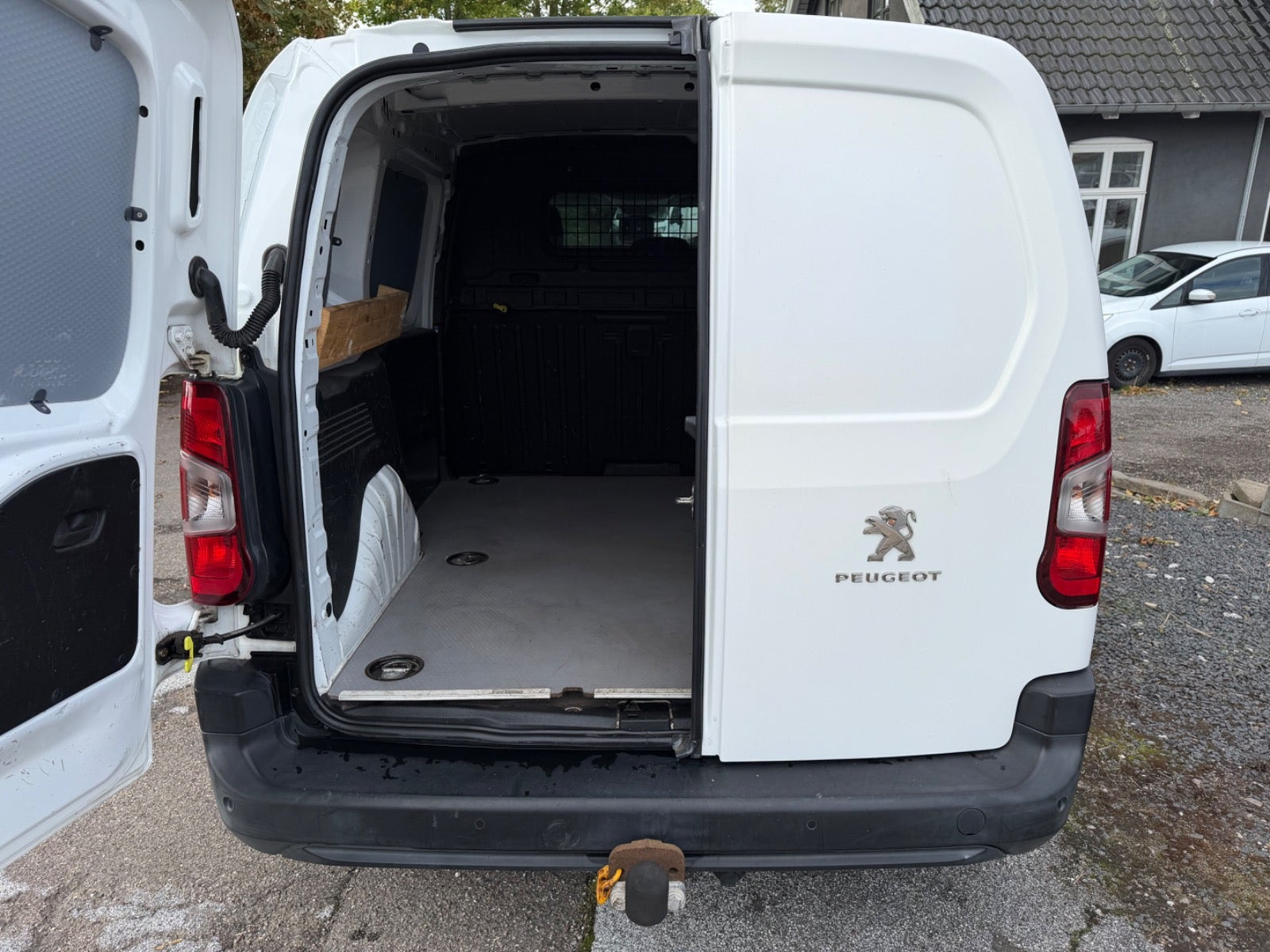 Hvid Peugeot Partner fra 2019
