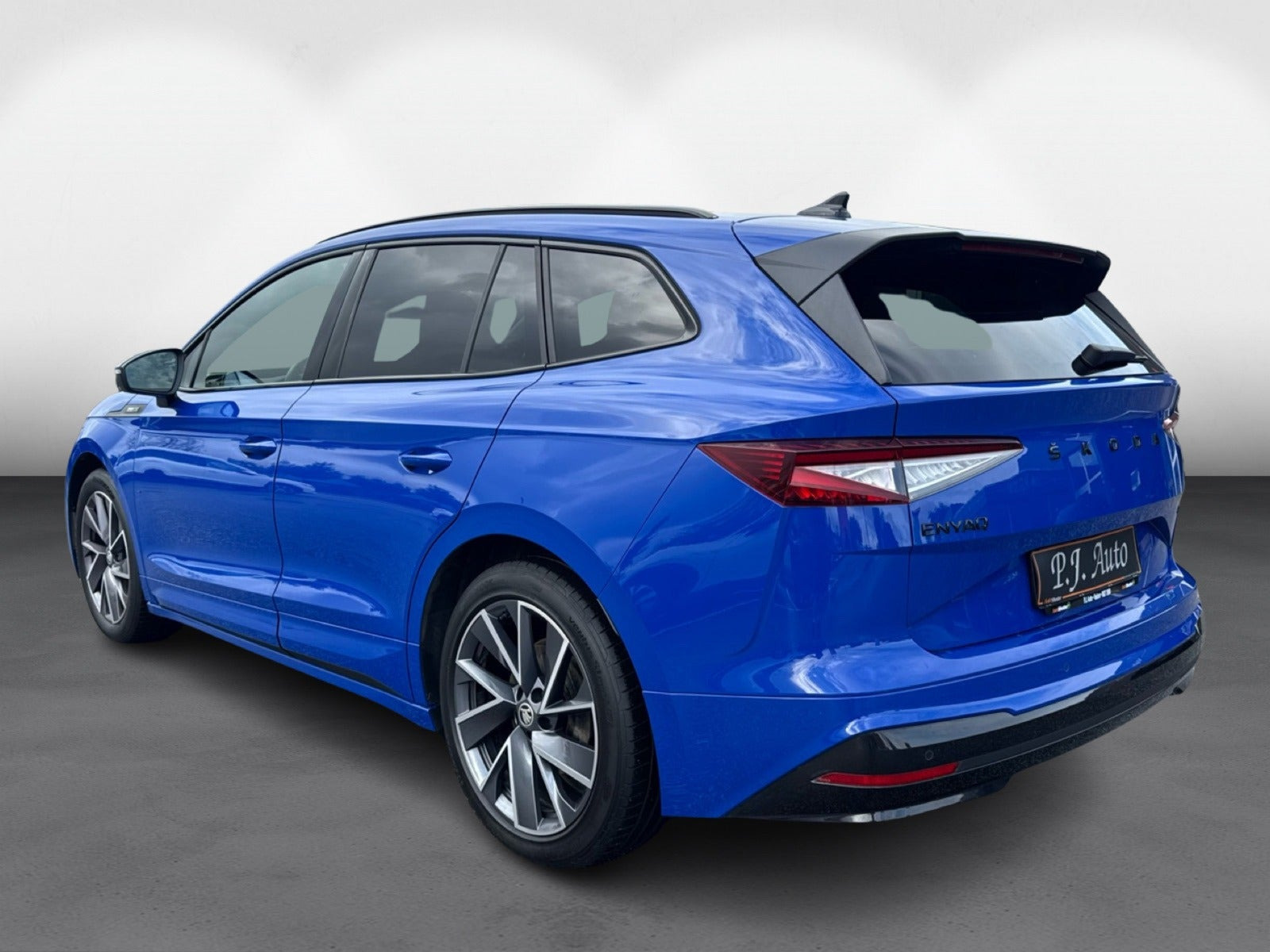Blå Skoda Enyaq fra 2023