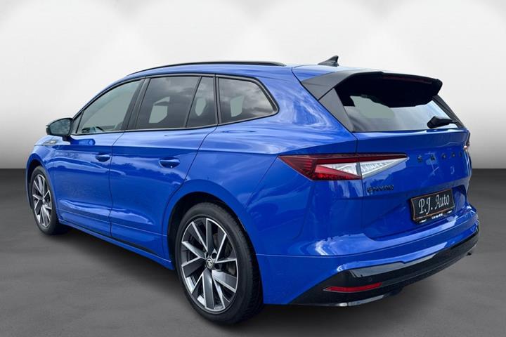 Blå Skoda Enyaq fra 2023