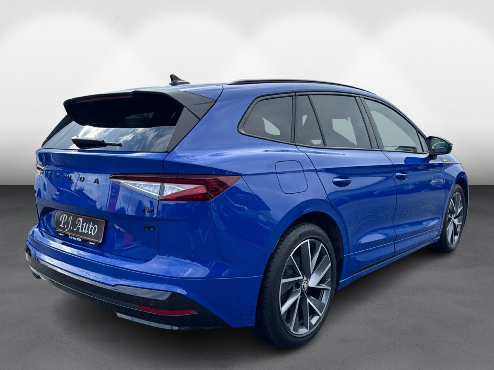 Blå Skoda Enyaq fra 2023