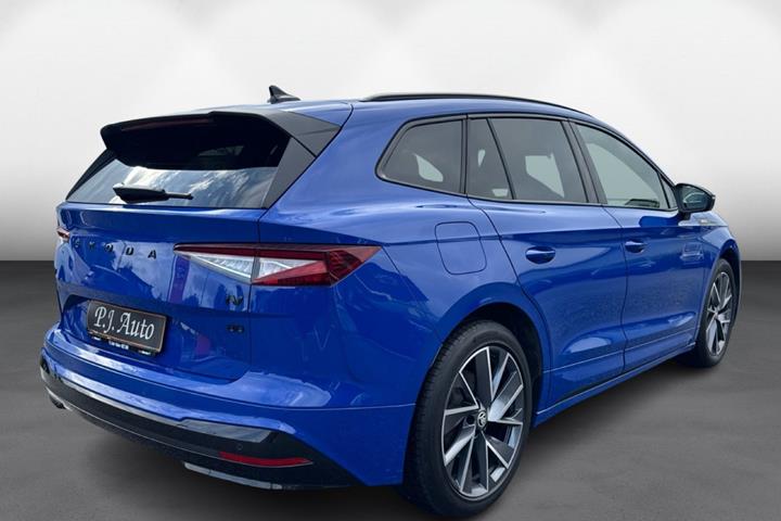 Blå Skoda Enyaq fra 2023