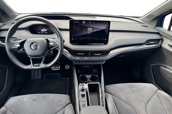 Blå Skoda Enyaq fra 2023