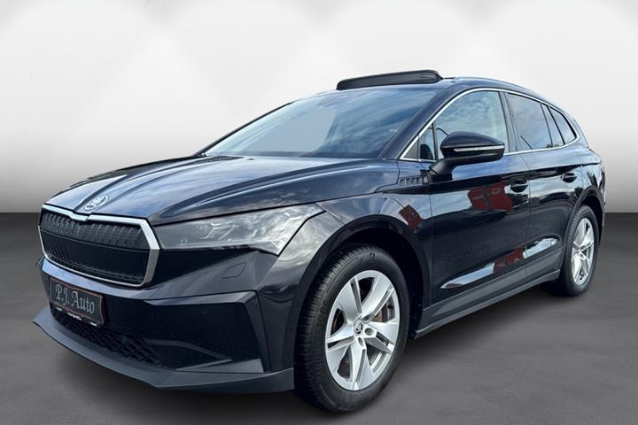 Sort Skoda Enyaq fra 2022 set udefra