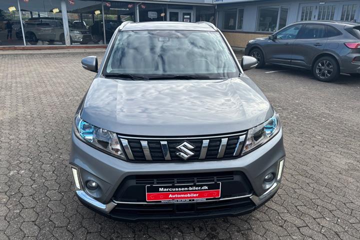 Grå Suzuki Vitara fra 2018