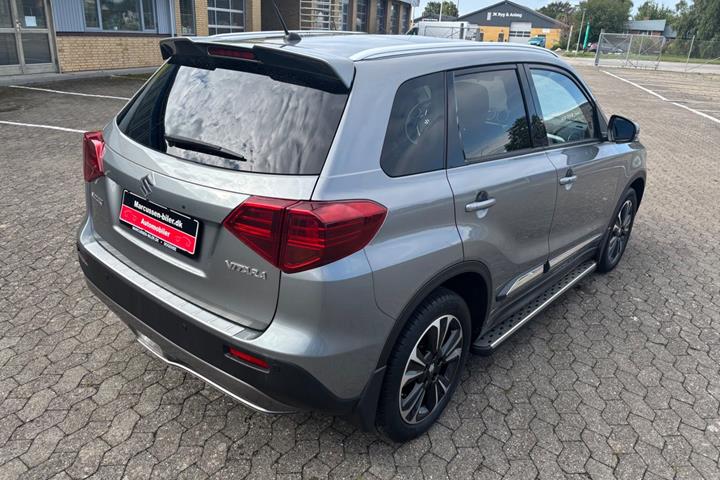 Grå Suzuki Vitara fra 2018