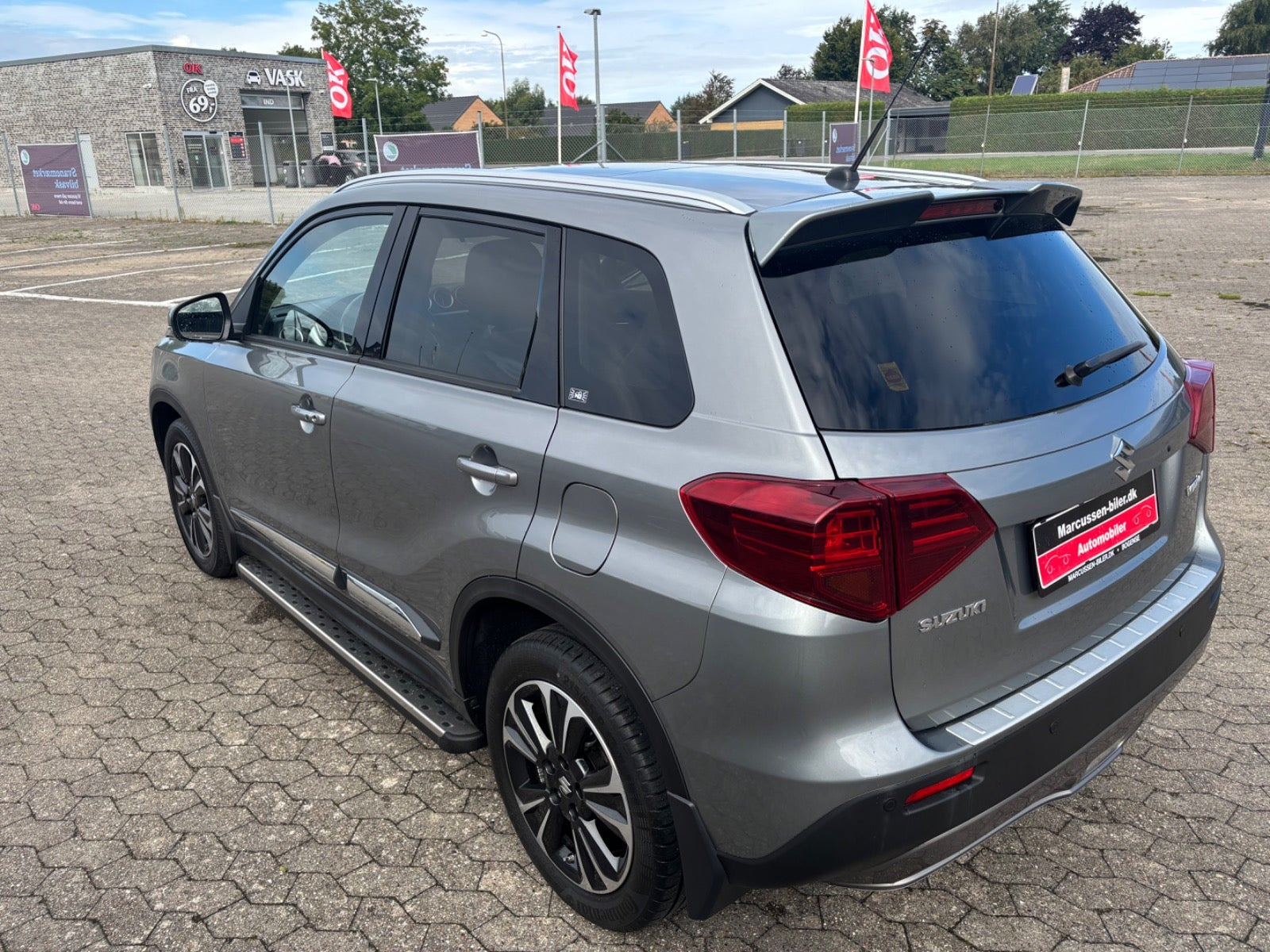 Grå Suzuki Vitara fra 2018