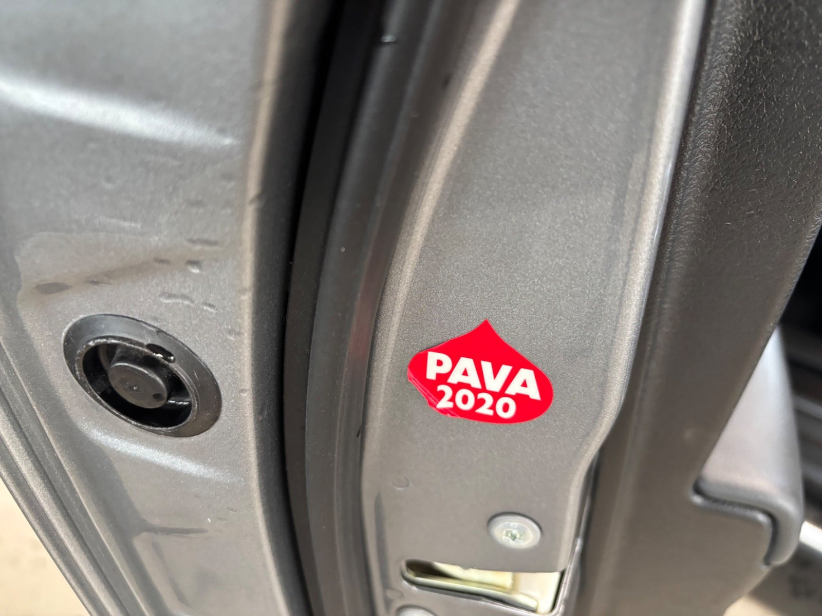 Grå Suzuki Vitara fra 2018
