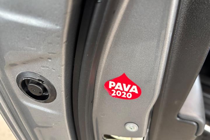 Grå Suzuki Vitara fra 2018
