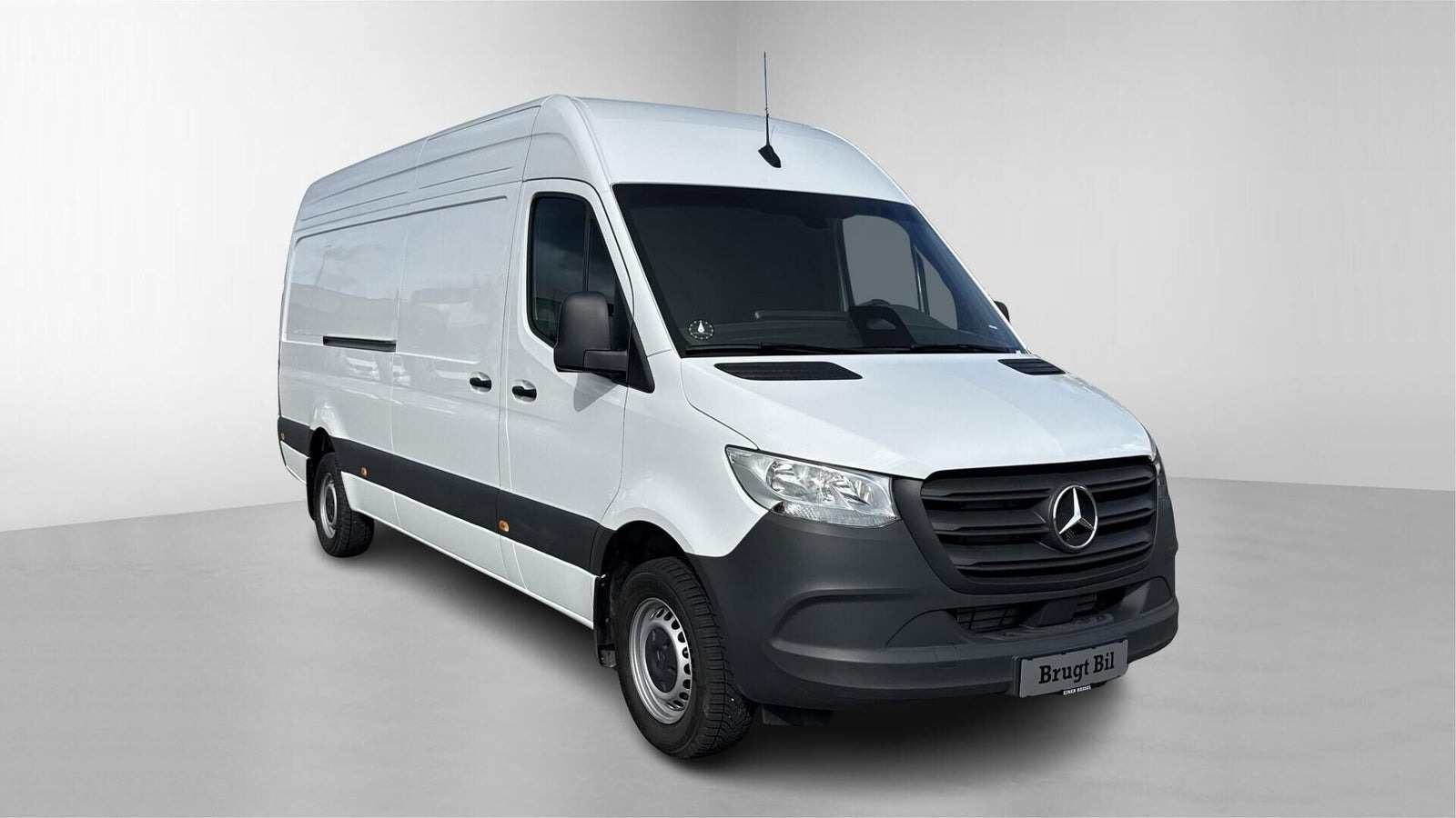 Hvid Mercedes Sprinter 317 fra 2025