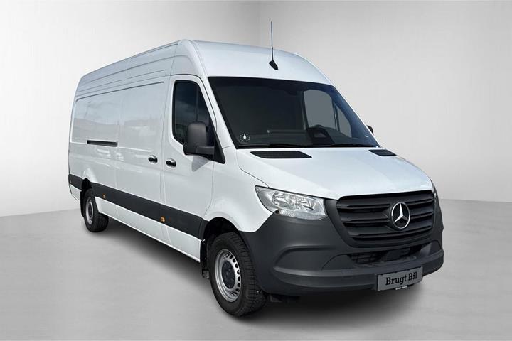 Hvid Mercedes Sprinter 317 fra 2025