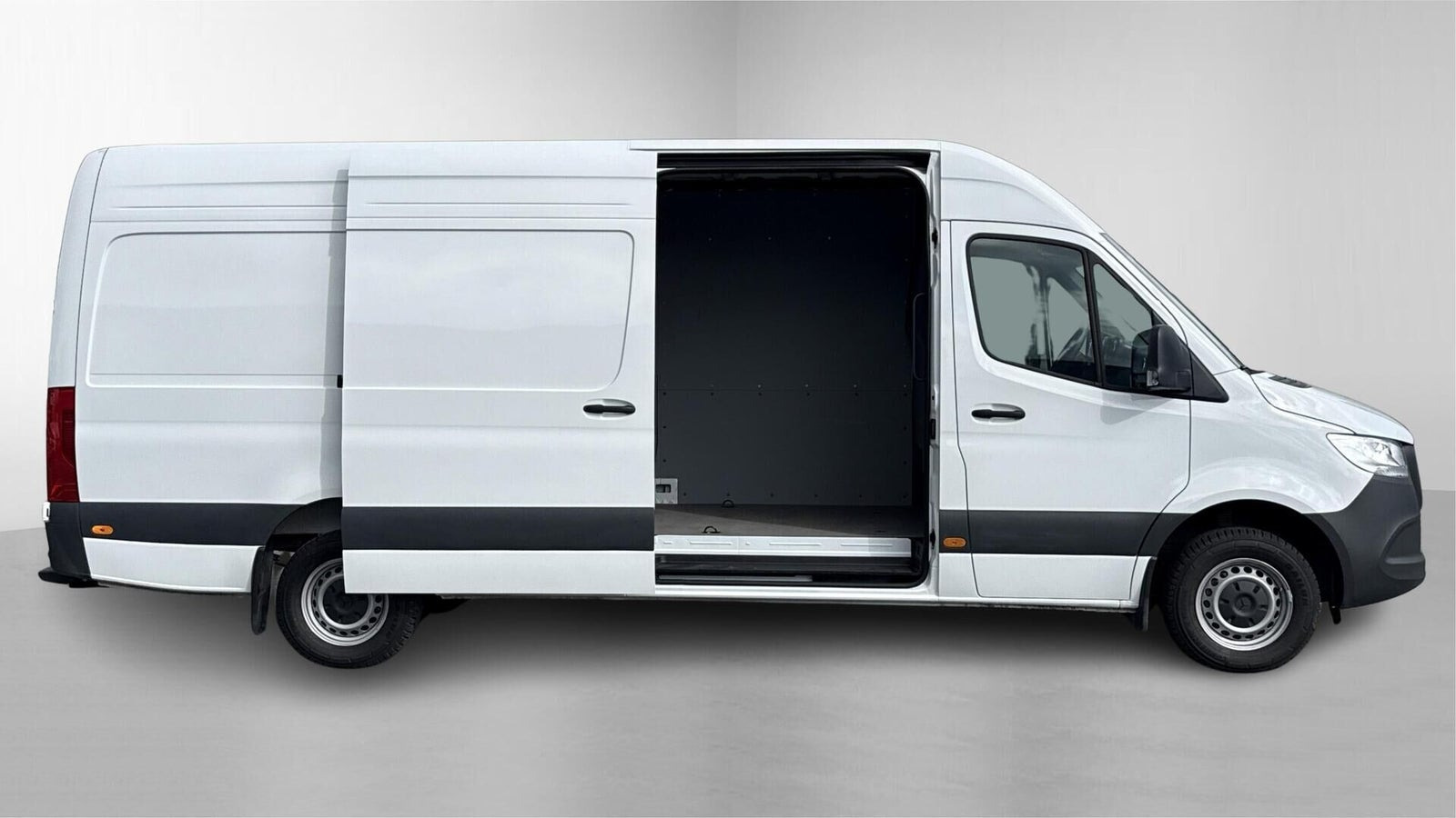 Hvid Mercedes Sprinter 317 fra 2025