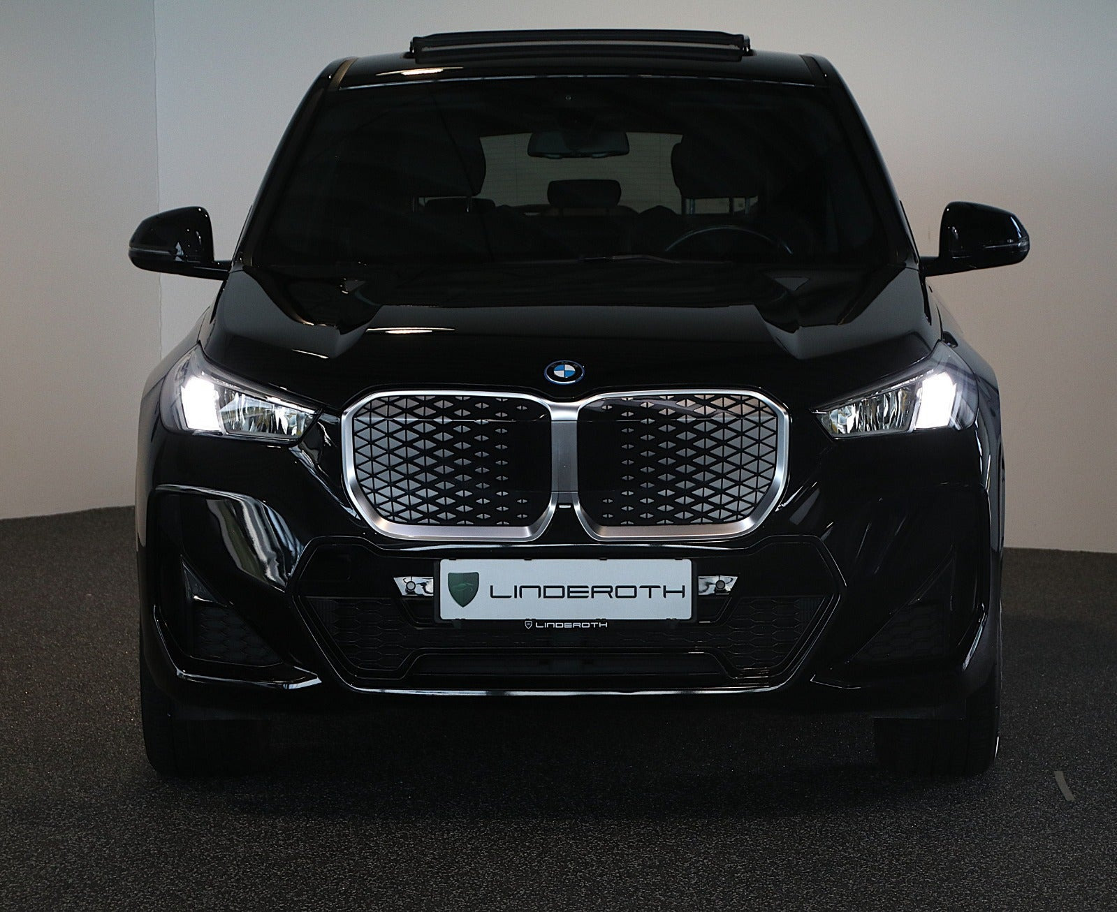 Sort BMW iX1 fra 2023