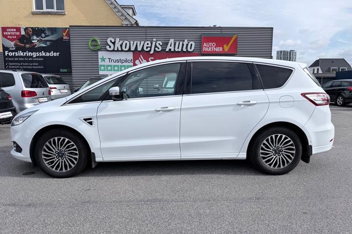 Hvid Ford S-MAX fra 2018