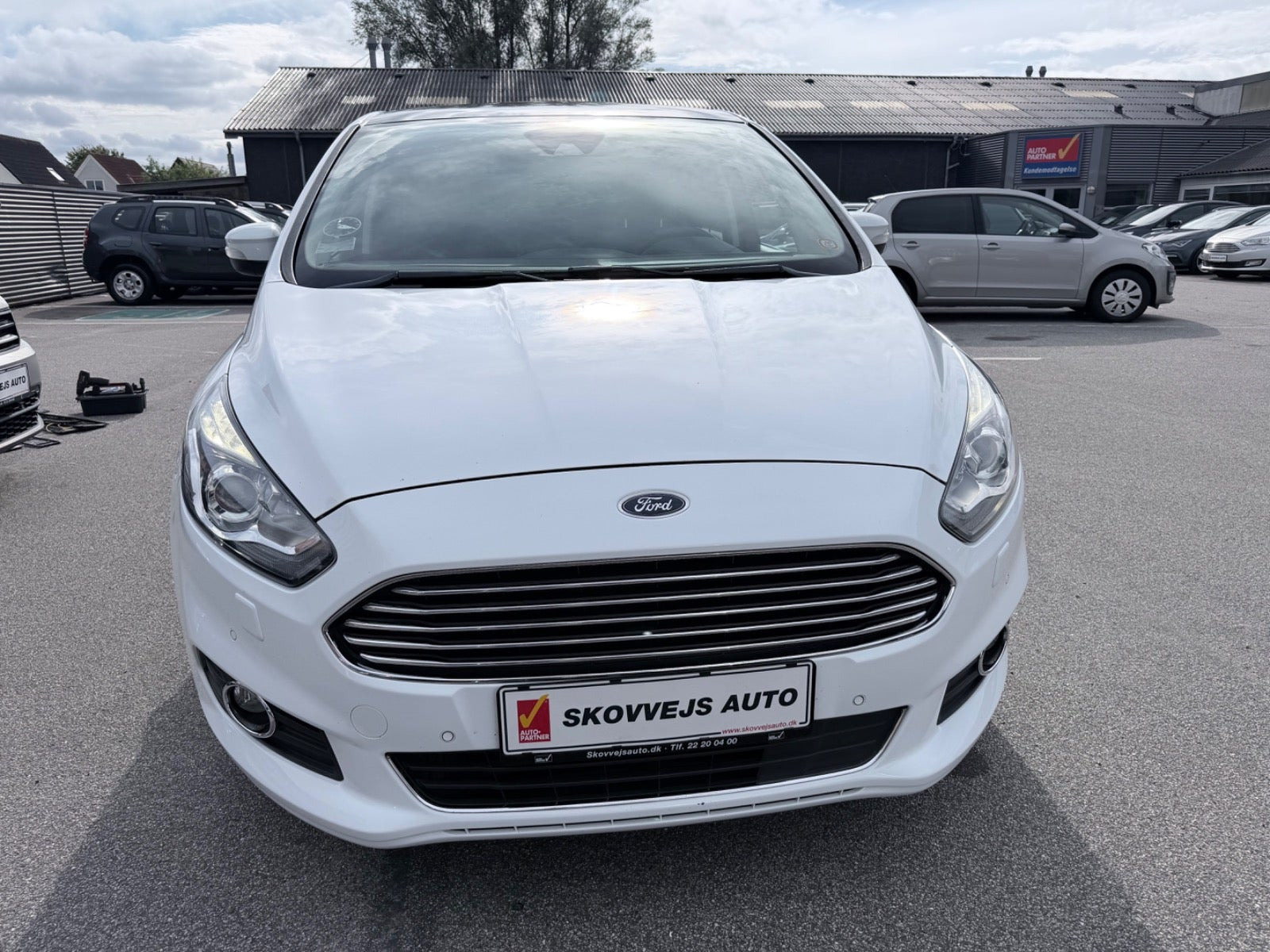 Hvid Ford S-MAX fra 2018