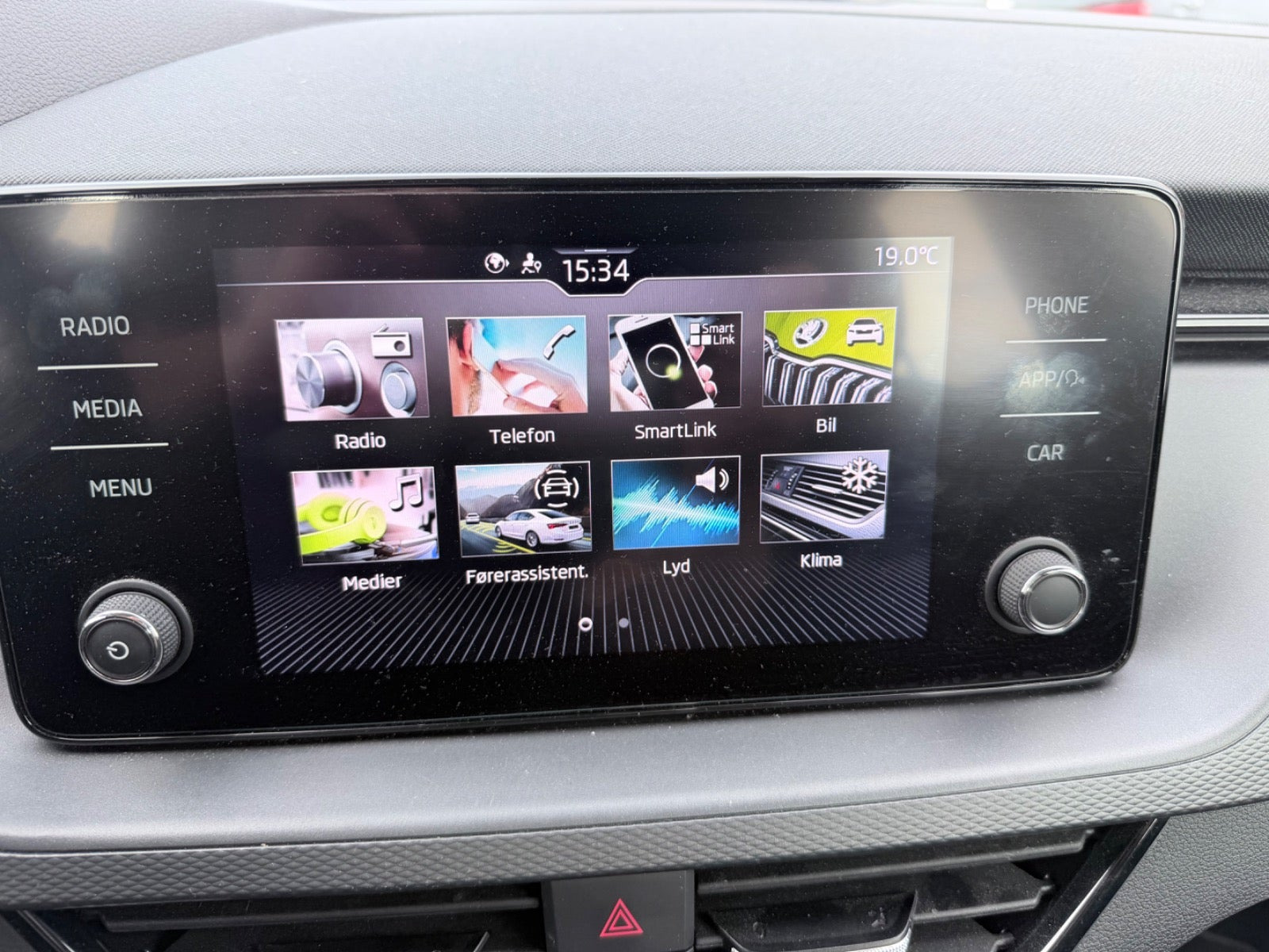 Hvid Skoda Kamiq fra 2023
