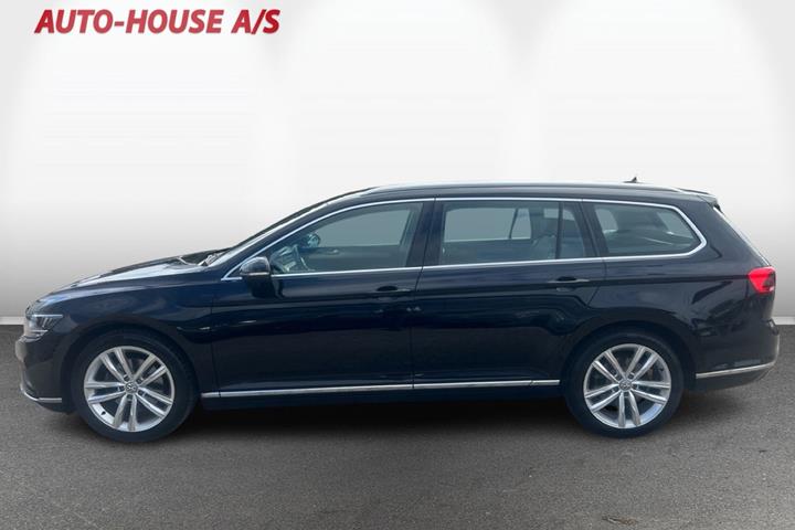 Sort VW Passat fra 2020