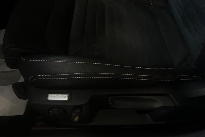 Sort VW Passat fra 2020