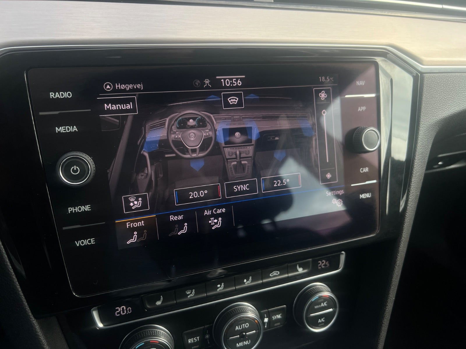 Sort VW Passat fra 2020