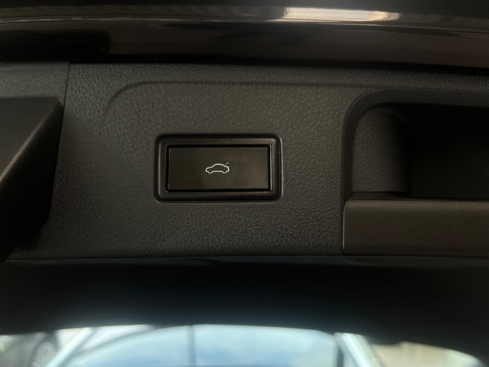 Sort VW Passat fra 2020