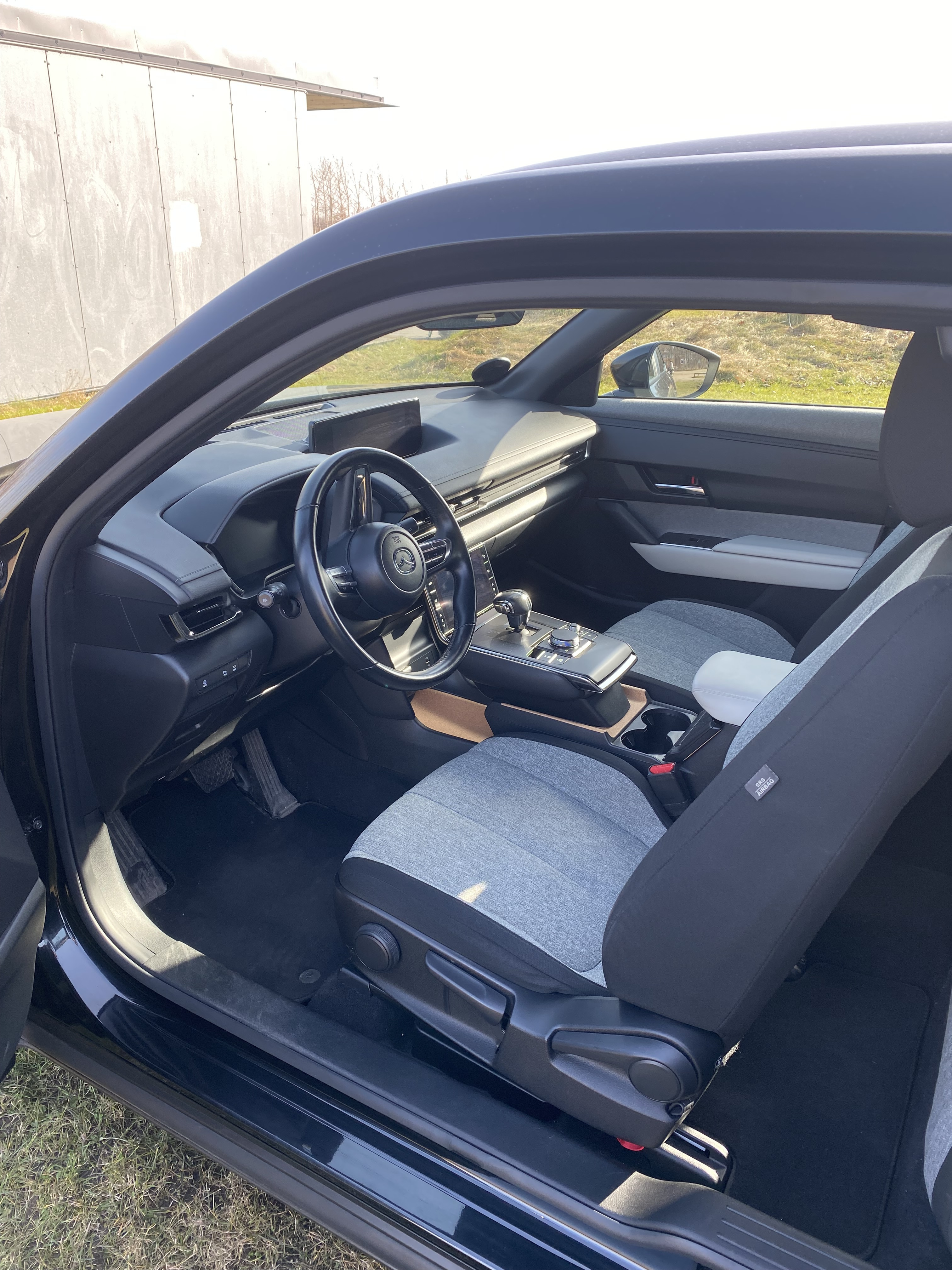 Sort Mazda MX-30 fra 2020