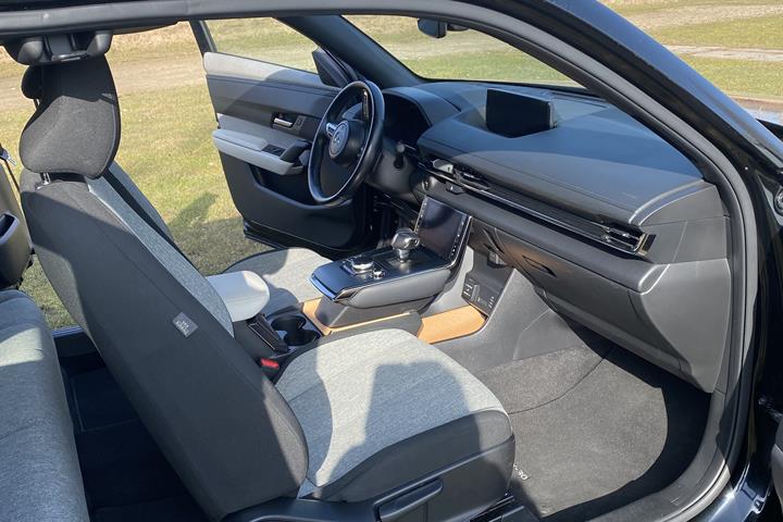 Sort Mazda MX-30 fra 2020