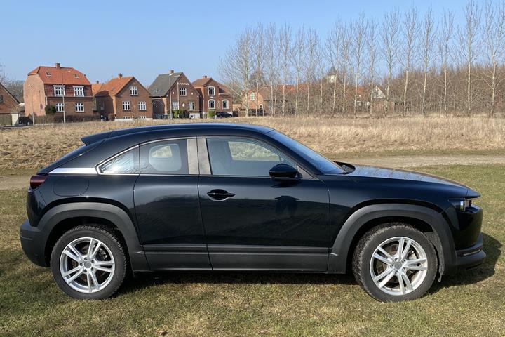 Sort Mazda MX-30 fra 2020