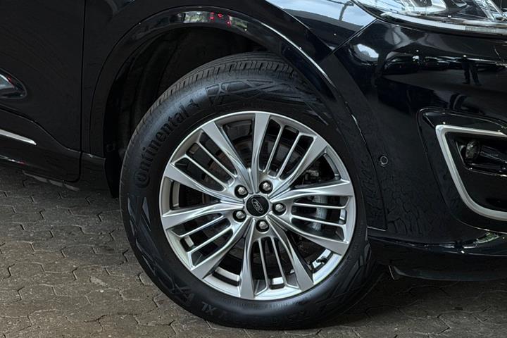 Sort Ford Kuga fra 2022