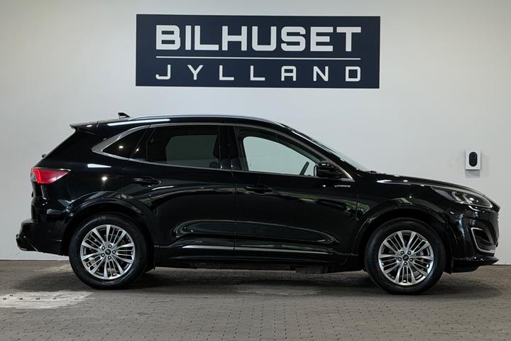 Sort Ford Kuga fra 2022