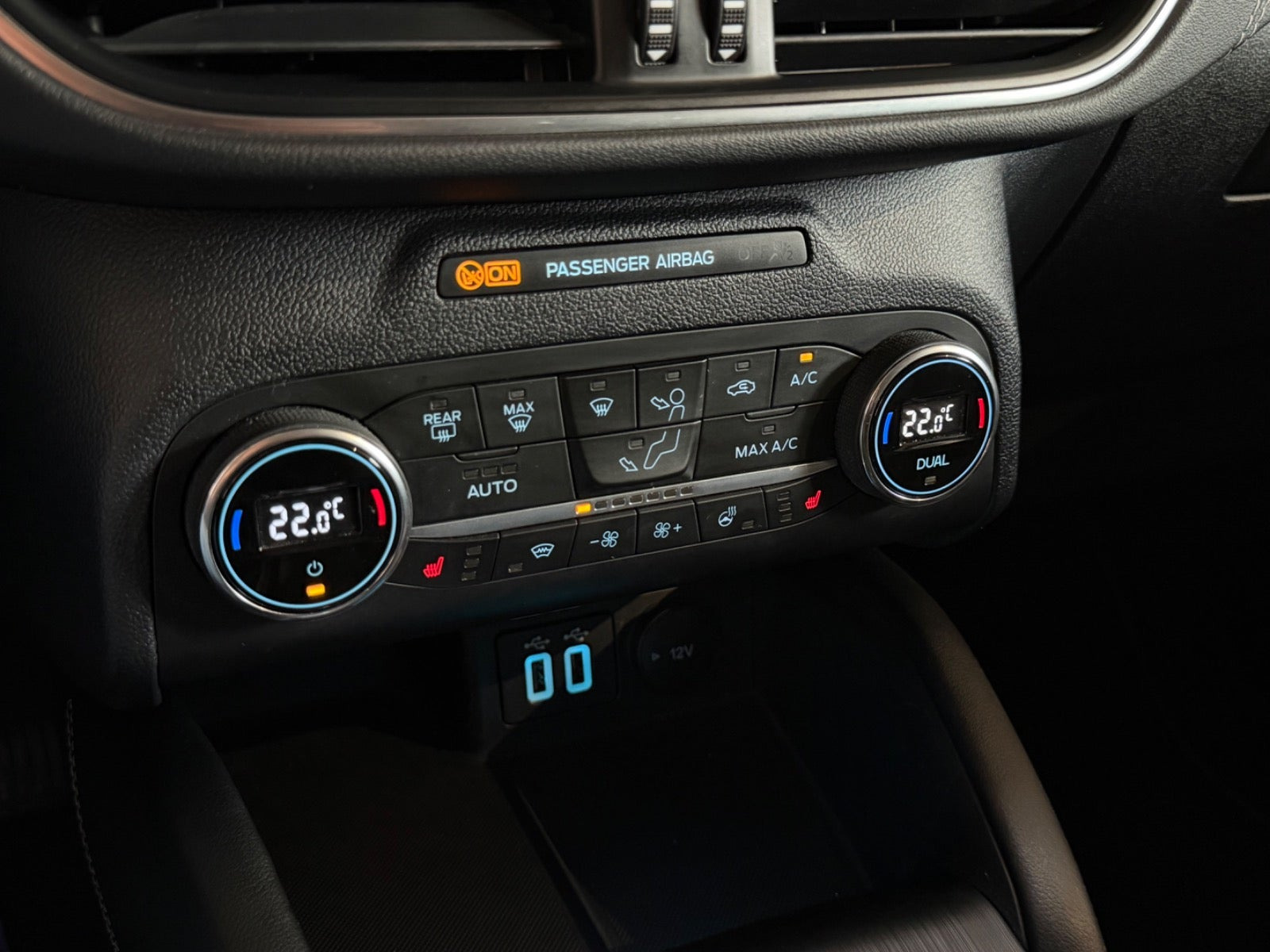 Sort Ford Kuga fra 2022