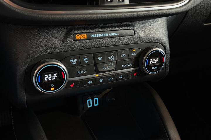 Sort Ford Kuga fra 2022