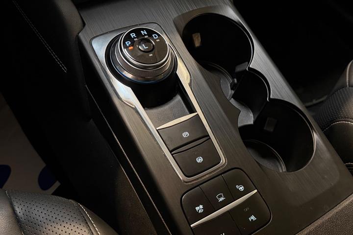 Sort Ford Kuga fra 2022